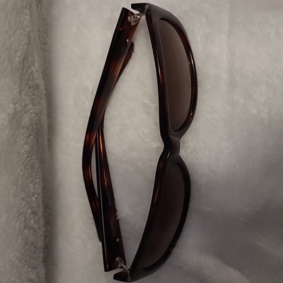 Michael Kors Vintage ladies sunglasses. - Picture 6 of 7